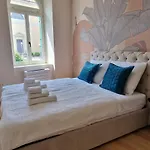 Luxury Nobile With Private Parking *