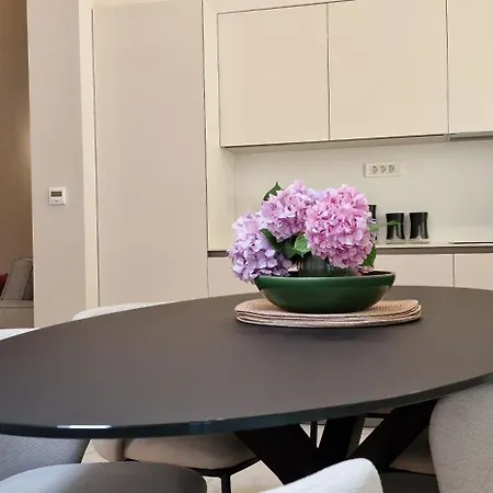 Nobile With Private Parking