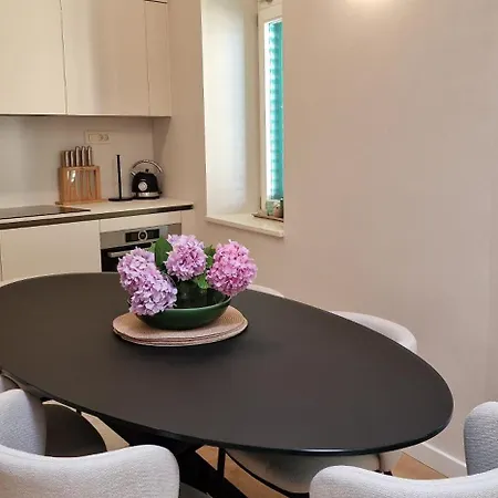 Nobile With Private Parking 오파티아