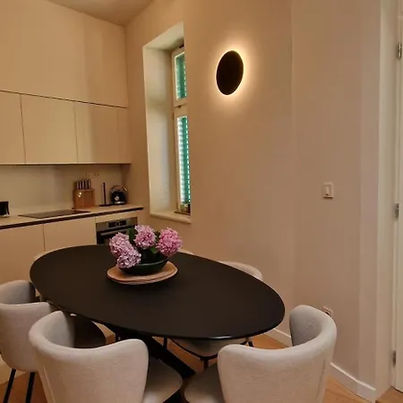 Nobile With Private Parking * 오파티아