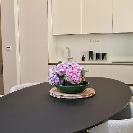 Nobile With Private Parking 아파트 *