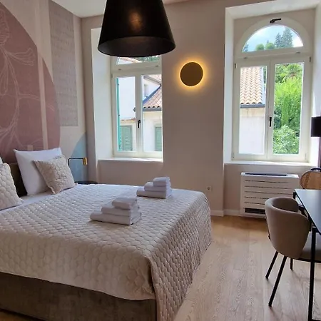 Nobile With Private Parking 오파티아