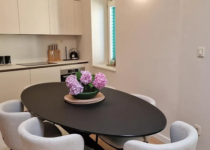 Nobile With Private Parking Опатия