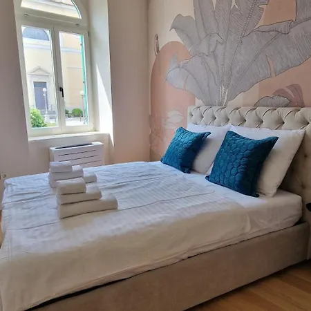 Luxury Nobile With Private Parking *