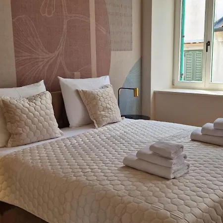 Nobile With Private Parking