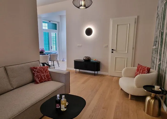 Apartment Nobile With Private Parking
