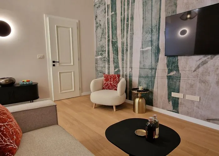 Apartment Nobile With Private Parking *