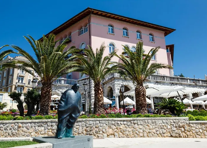 Nobile With Private Parking Apartment *